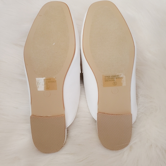 NWB New From Boutique! White and Pink Mules - Picture 5 of 5